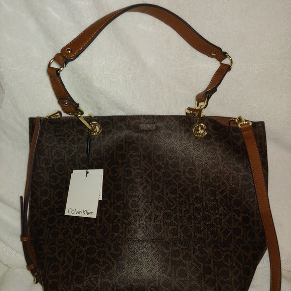 Calvin Klein Signature Reversible Tote with Matching Pouch and Dust Bag - Picture 1 of 7